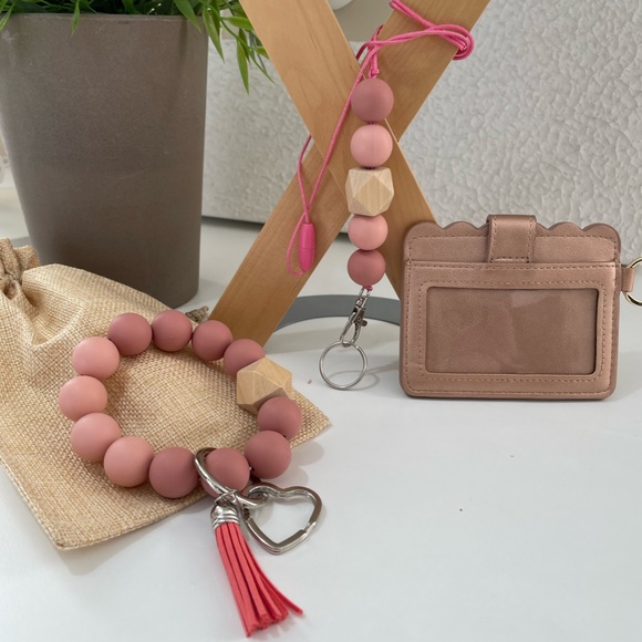 Bracelet Keychain Silicone Wood Beads/Lanyard Teacher Badge Holder Gift Set - Picture 4 of 6